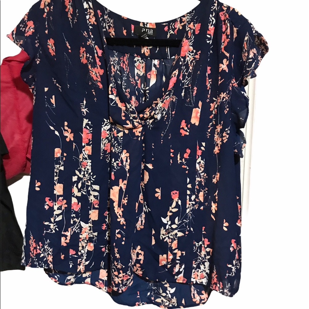 Womenβs Blouse - Picture 3 of 3